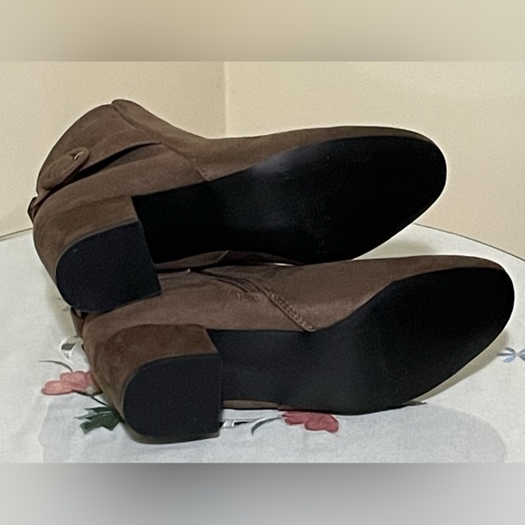 NYC Couture Brown Suede Ankle Boots Size 8 - Picture 8 of 8
